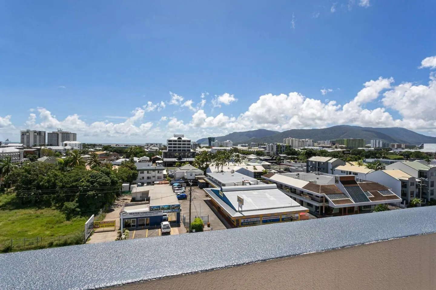 Appartement Poolside Panoramic Breeze With Soaring Views à Cairns